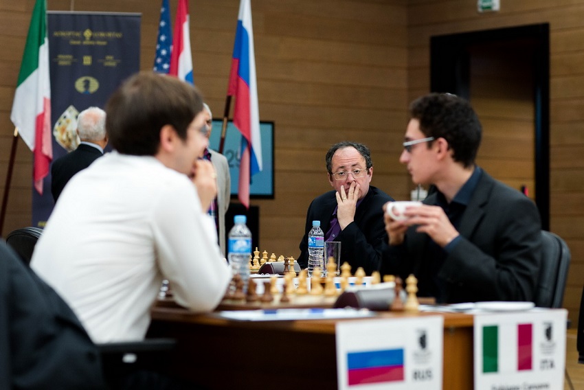 Grand Prix Khanty-Mansiysk. Jakovenko, Caruana y Gelfand al fondo.