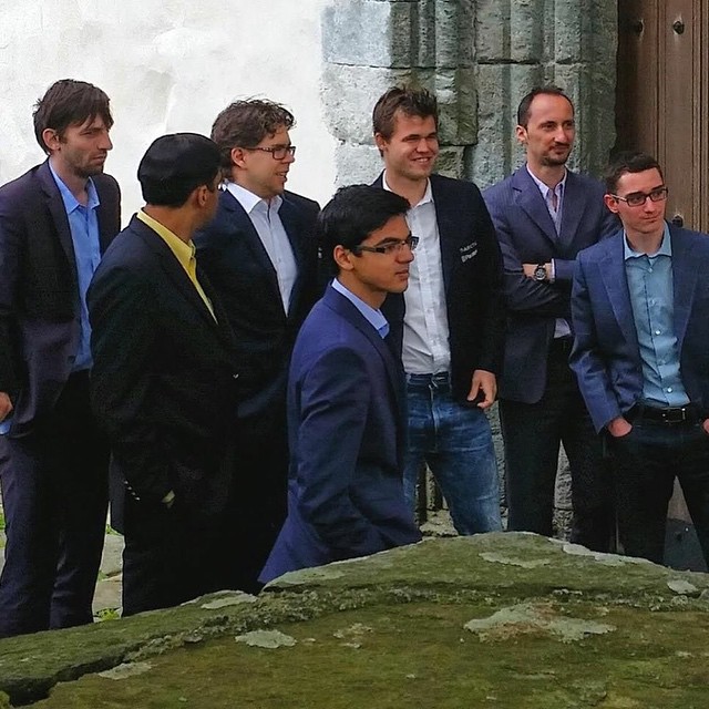 Jugadores del Norway Chess 2015 en el monaterio de Utstein